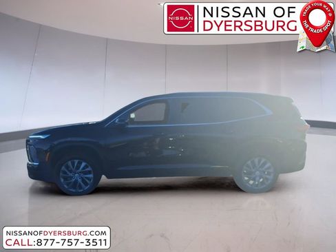 Used 2025 Buick Enclave Preferred image 6