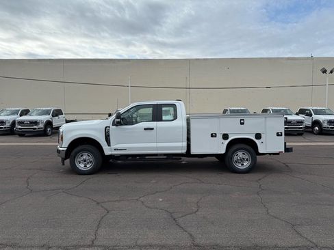 New 2025 Ford F350 XL w/ XL Chrome Package image 4
