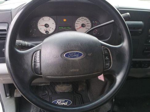 Used 2007 Ford F450 4x4 Regular Cab Super Duty image 10