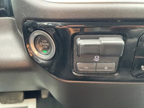 Used 2024 Chevrolet Silverado 1500 LT image 31