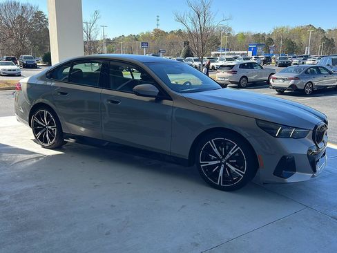 New 2026 BMW 530i w/ M Sport Package image 7