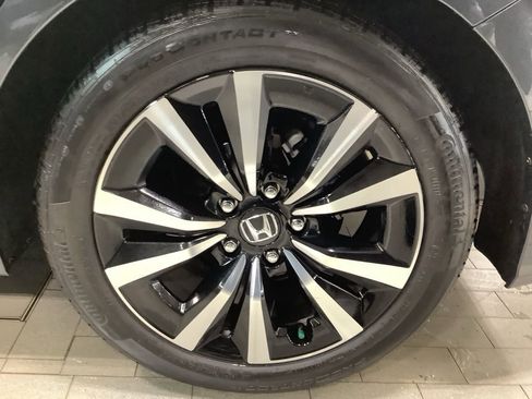 Used 2024 Honda Civic EX-L image 27