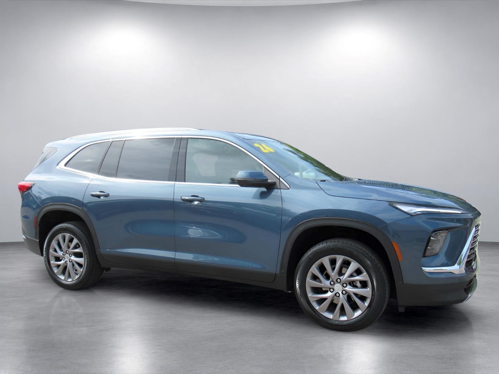 Used 2026 Buick Enclave Preferred FWD image 2