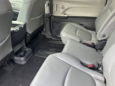 Used 2023 Toyota Sienna XLE image 14