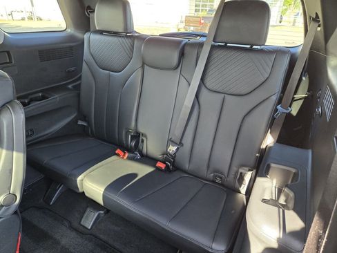 Used 2025 Hyundai Palisade SEL FWD image 12
