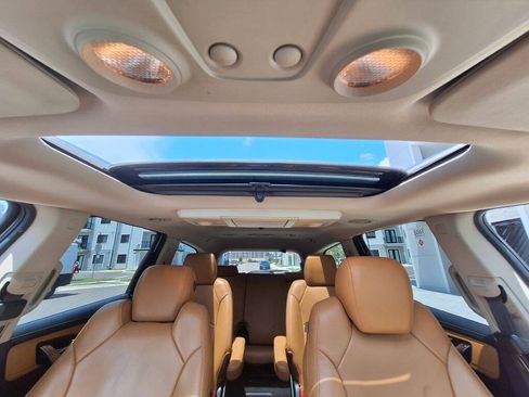 Used 2014 Chevrolet Traverse LTZ FWD image 16