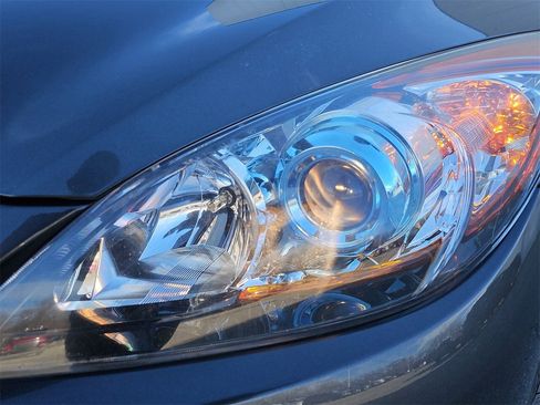 Used 2012 MAZDA MAZDA3 i Touring image 28