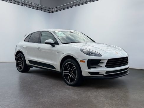 Used 2020 Porsche Macan w/ Premium Package Plus AWD/4WD image 3