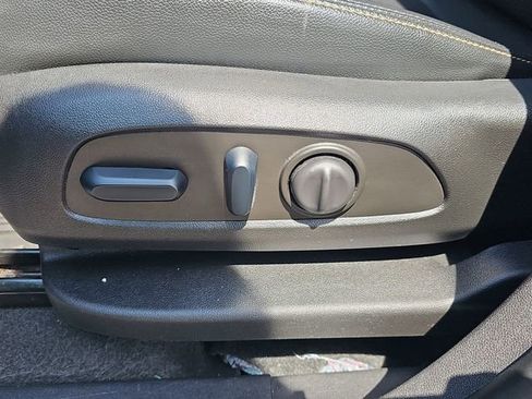 Used 2024 Chevrolet Equinox Premier AWD/4WD image 35