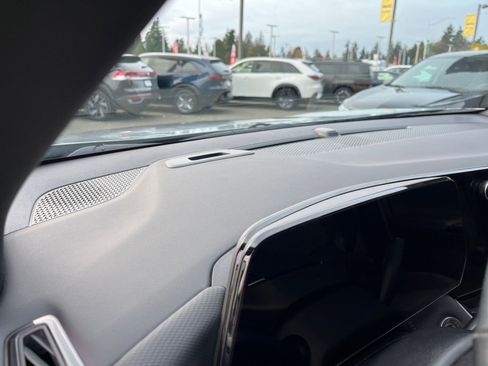 Used 2025 Chevrolet Equinox LT image 34