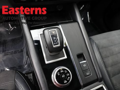 Used 2024 Mitsubishi Outlander SE AWD/4WD image 13