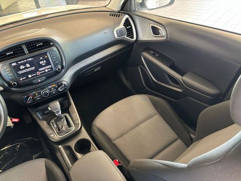 Used 2025 Kia Soul LX w/ LX Technology Package FWD image 33