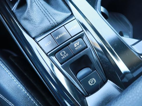 Used 2025 Toyota Camry SE FWD image 18