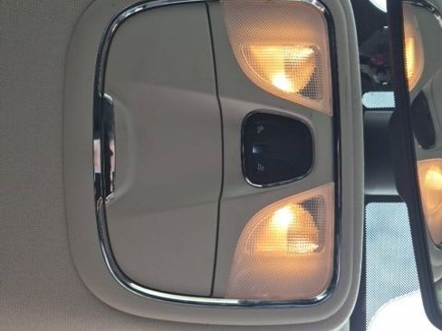 Used 2016 Jeep Cherokee Latitude w/ Comfort & Convenience Group image 27