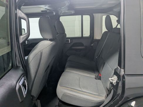 Used 2024 Jeep Wrangler Unlimited Sahara AWD/4WD image 23