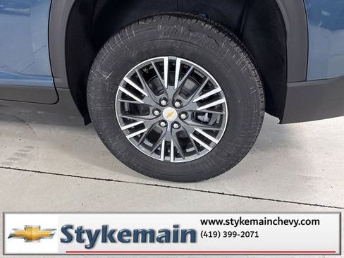 New 2026 Chevrolet Traverse LT image 8