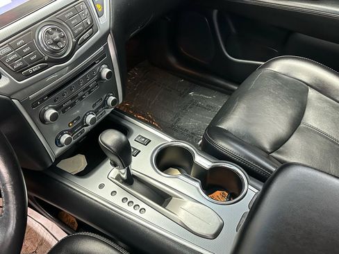 Used 2019 Nissan Pathfinder SL FWD image 23