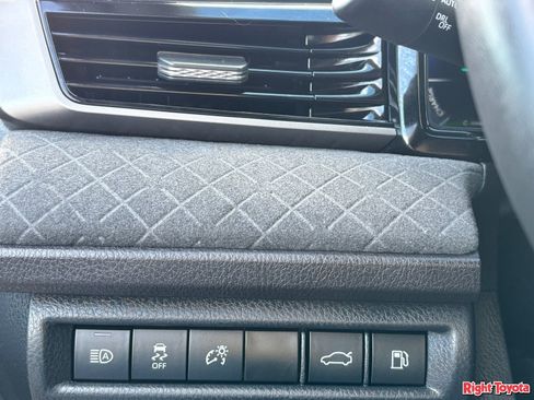 Certified 2025 Toyota Camry XLE image 30