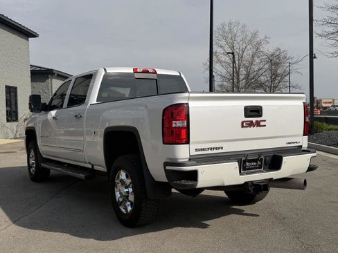 Used 2018 GMC Sierra 3500 Denali w/ Duramax Plus Package image 24