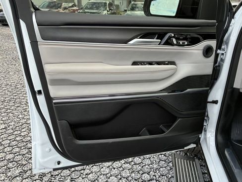 New 2026 Jeep Grand Wagoneer Summit AWD/4WD image 17