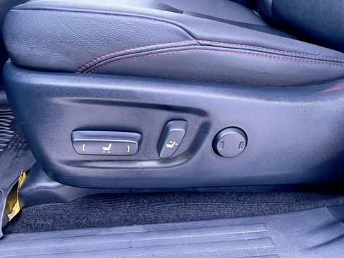 Used 2020 Toyota 4Runner TRD Off-Road Premium image 12