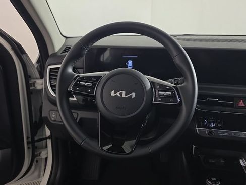 Used 2025 Kia Seltos S FWD image 12