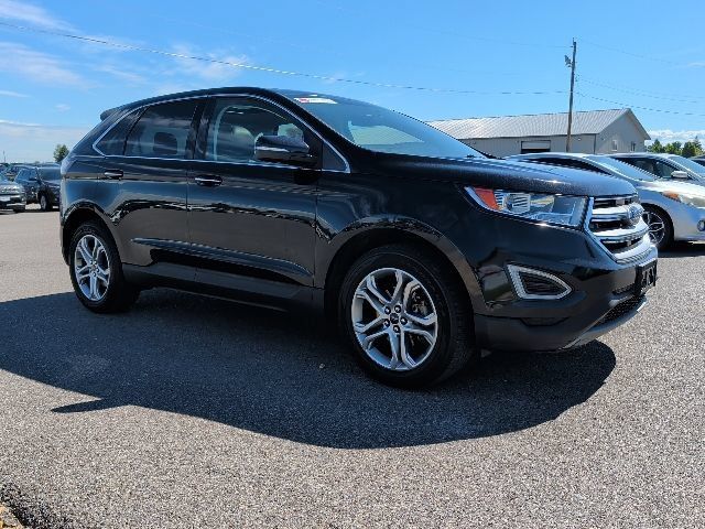 Used 2018 Ford Edge Titanium w/ Equipment Group 301A FWD image 2