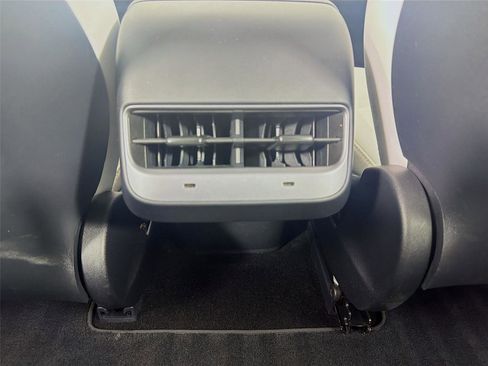 Used 2023 Tesla Model 3 Performance image 18