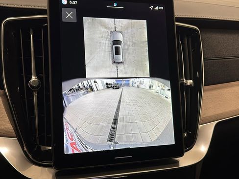 Used 2026 Volvo XC90 B6 Plus w/ Protection Package Premier image 18