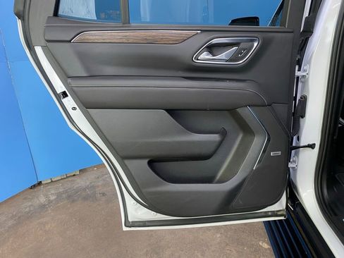 Used 2024 Chevrolet Tahoe Premier w/ Premium Package image 41