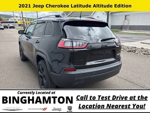 Used 2021 Jeep Cherokee Latitude Plus AWD/4WD image 30
