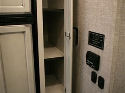 Used 2022 Ford E-450 and Econoline 450 Super Duty w/ Motorhome Prep Package image 32