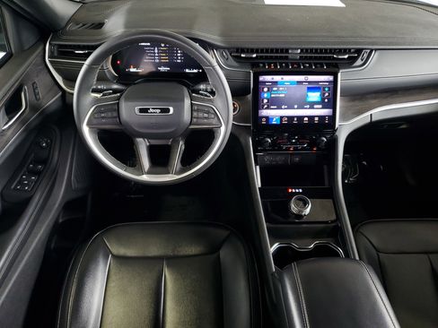 Certified 2024 Jeep Grand Cherokee L Limited w/ Black Appearance Package image 9