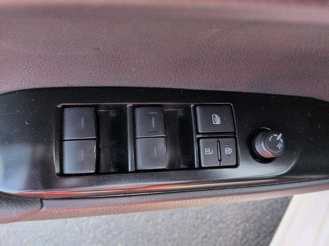 Used 2025 Toyota Camry SE FWD image 14