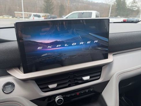 New 2026 Ford Explorer Active w/ Active Comfort Package image 17