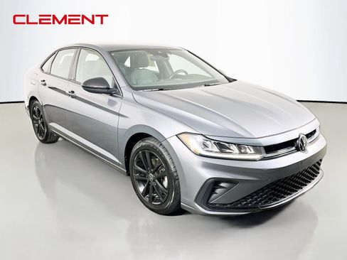 Used 2025 Volkswagen Jetta Sport FWD image 4