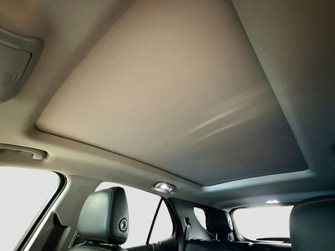 Used 2020 Chevrolet Equinox Premier image 21