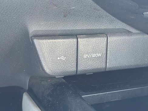 Used 2020 Toyota Camry XLE FWD image 24