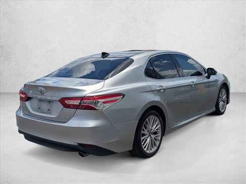 Used 2019 Toyota Camry XLE FWD image 5