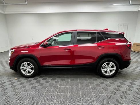 Used 2023 GMC Terrain SLE FWD image 12