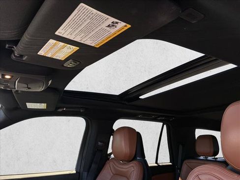 Used 2020 Lincoln Navigator Reserve AWD/4WD image 11