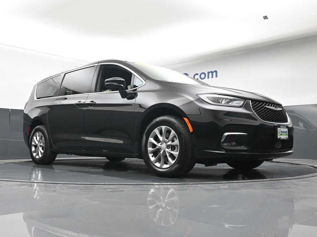 Used 2026 Chrysler Pacifica Limited AWD/4WD image 26