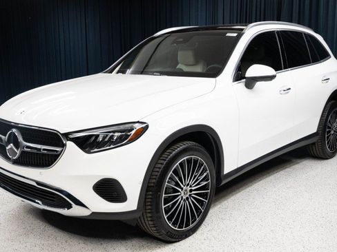 New 2027 Mercedes-Benz GLC 300 4MATIC image 1