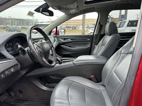 Used 2019 Buick Enclave Essence image 13
