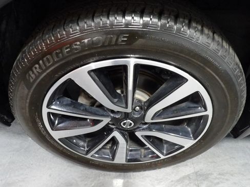 Used 2020 Nissan Rogue SL AWD/4WD image 23