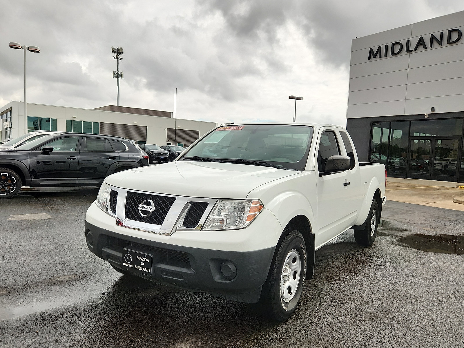 Used 2019 Nissan Frontier S RWD image 2