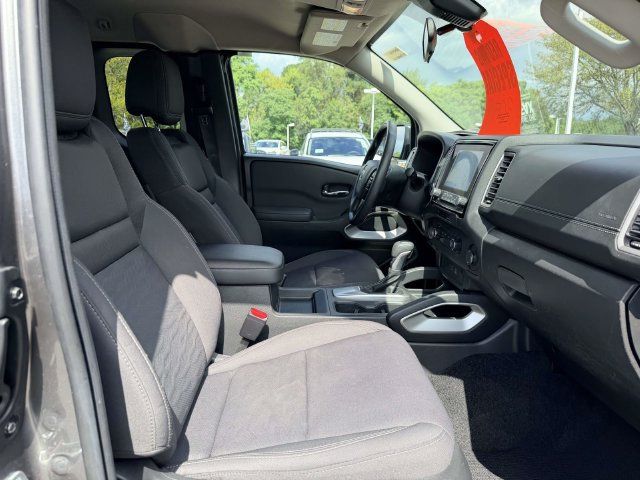 Used 2024 Nissan Frontier SV RWD image 10