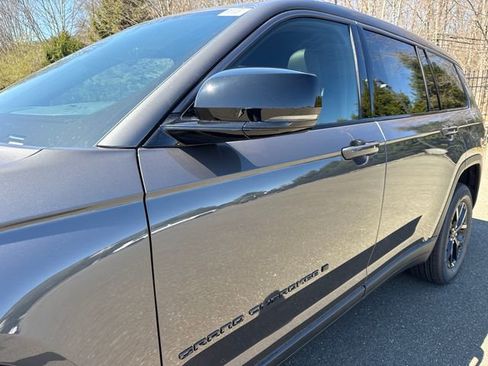 New 2026 Jeep Grand Cherokee L 4WD image 4