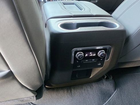 Used 2023 GMC Yukon SLT w/ SLT Luxury Package RWD image 9