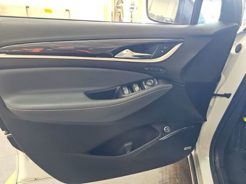 Used 2024 Buick Enclave Premium image 13